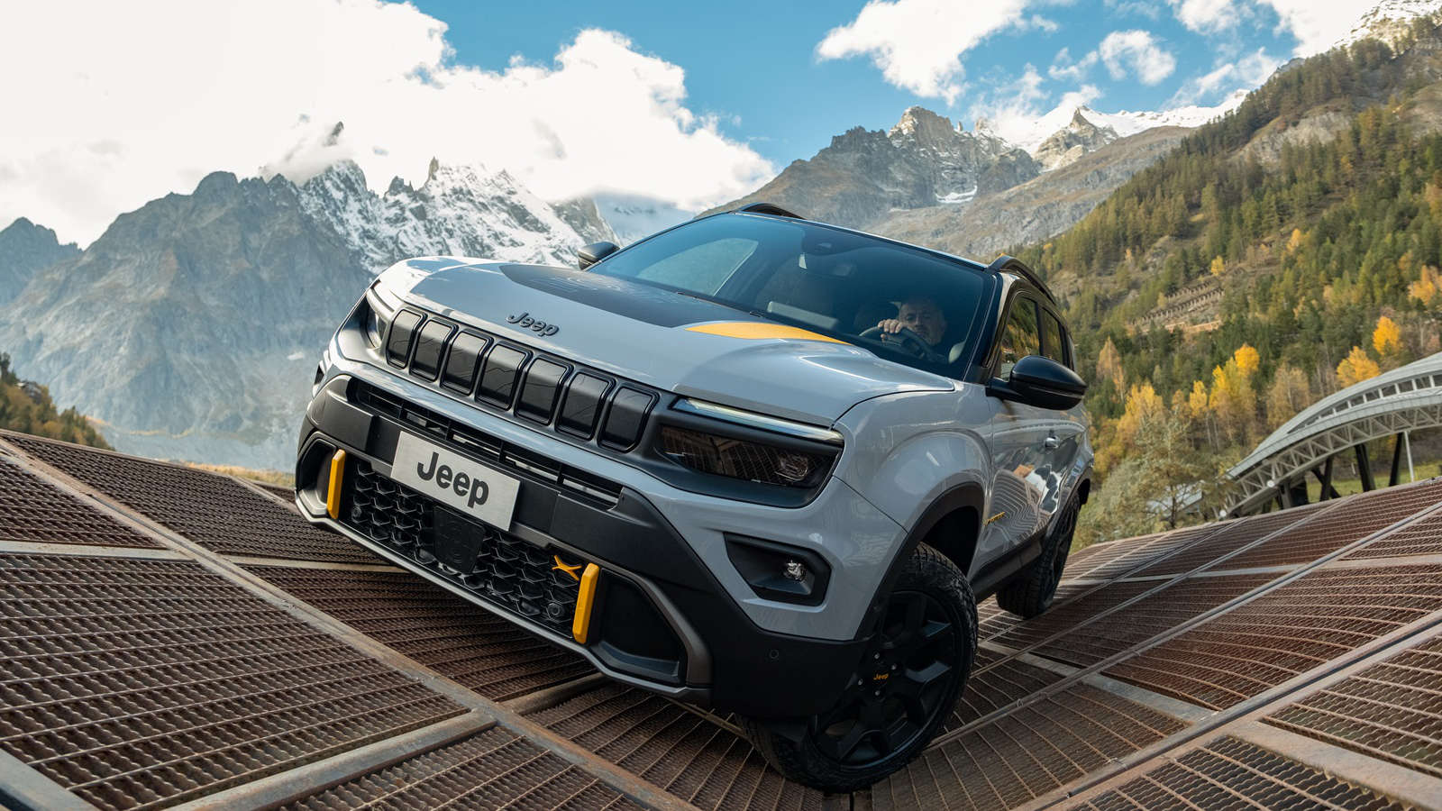 Новий повнопривідний Jeep Avenger 4xe в Україні — одразу і в ексклюзивній версії The North Face