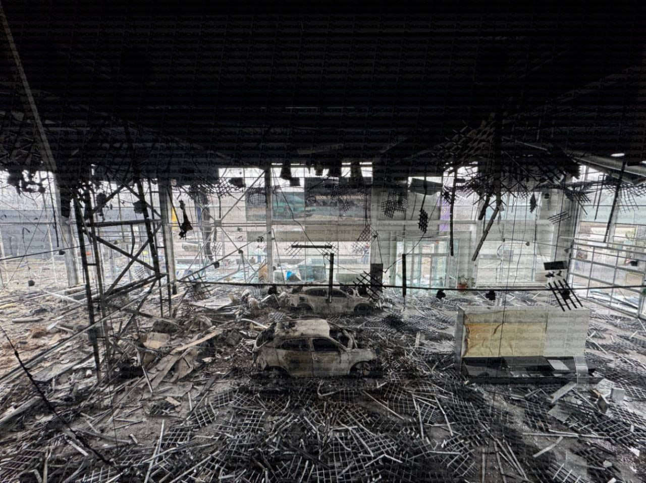 Інтерʼєр салону після удару