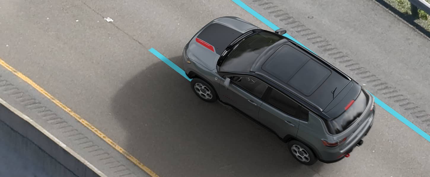 Jeep Compass, утримання в смузі руху