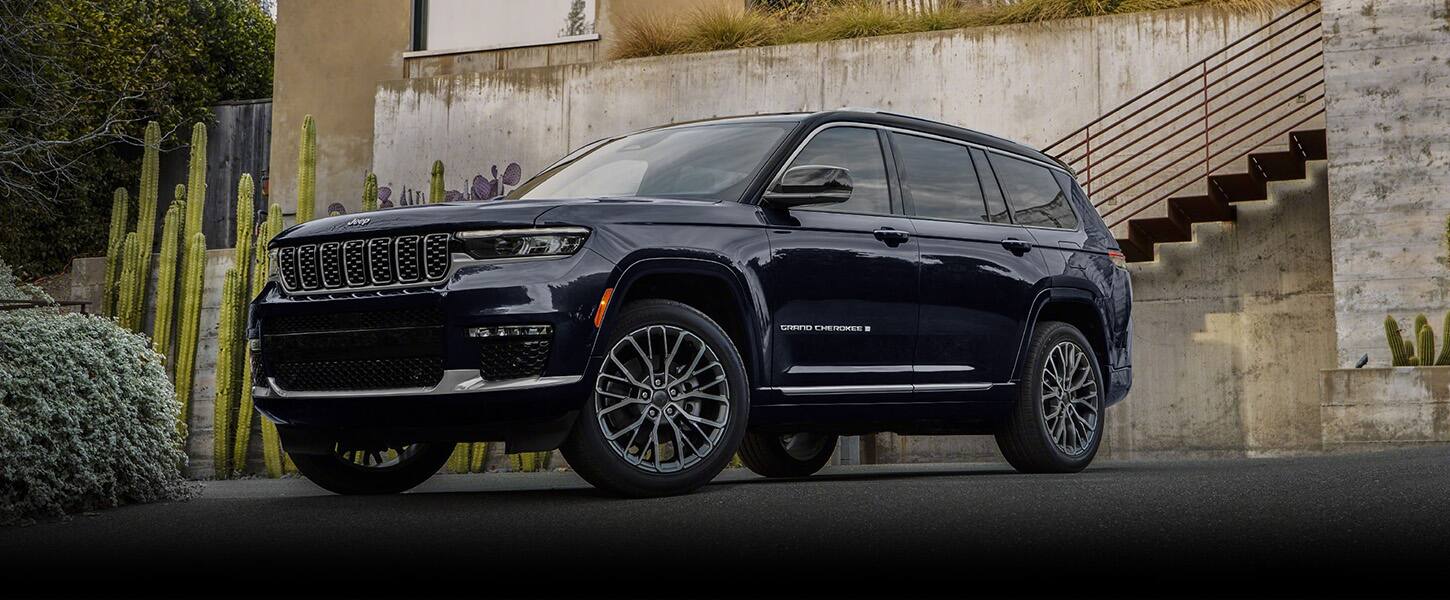 Jeep Grand Cherokee, колір Midnight Sky
