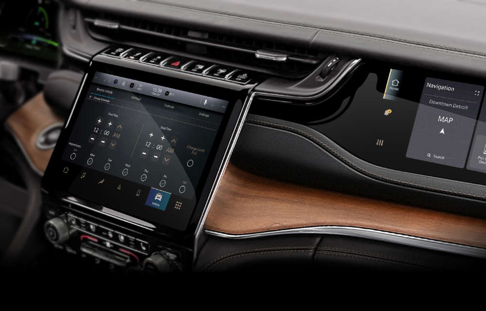 Jeep Grand Cherokee, екран інформаційно-розважальної системи